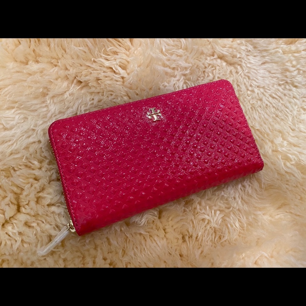 Tory Burch Marion Patent Zip Continental Wallet.
